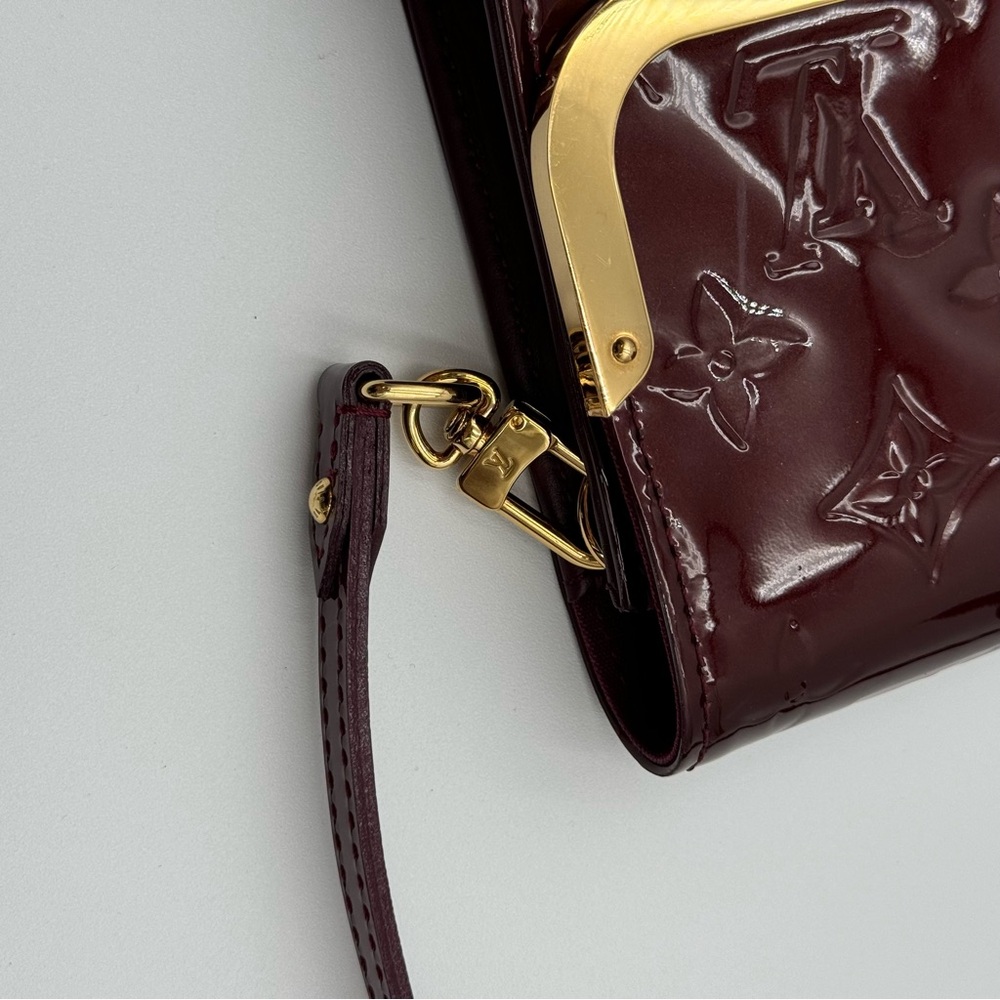 (SOLD) Louis Vuitton Vernis Patent Leather Amarante Shoulder Bag - Picture 4 of 11
